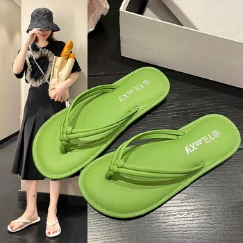 Новые летние пляжные сандалии в елочку 2023 года, женская корейская версия, простые повседневные тапочки с квадратной головкой и плоским дном